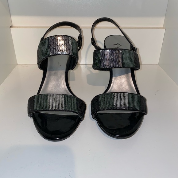 High Heels - Picture 3 of 4